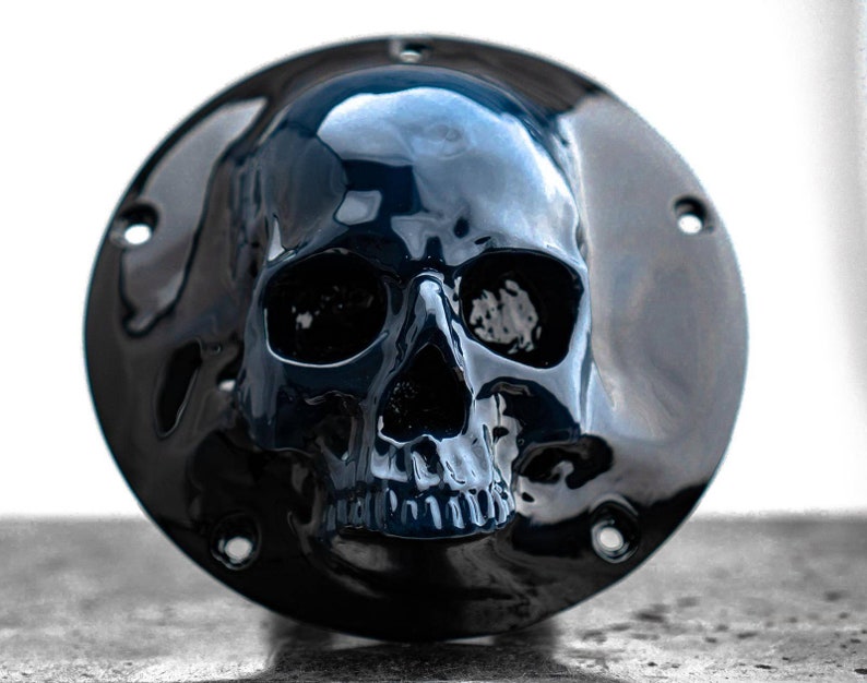 Harley-Davidson derby clutch cover with 3D ancient skull theme