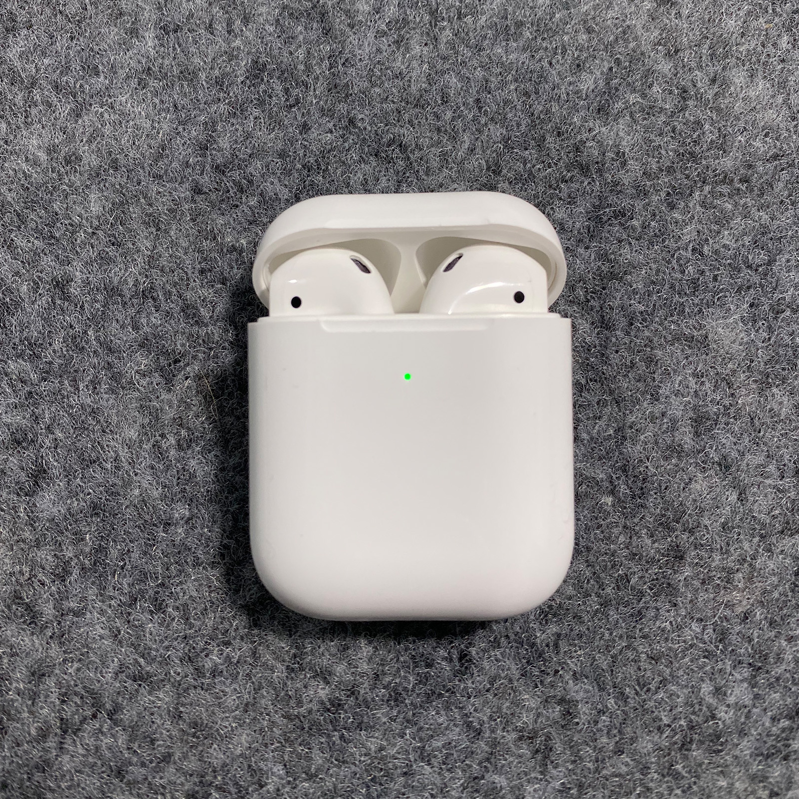 AirPods2 in mint