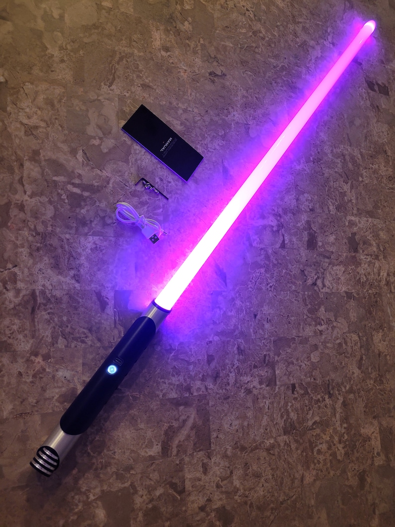 Color Changing Lightsaber with Sound – 