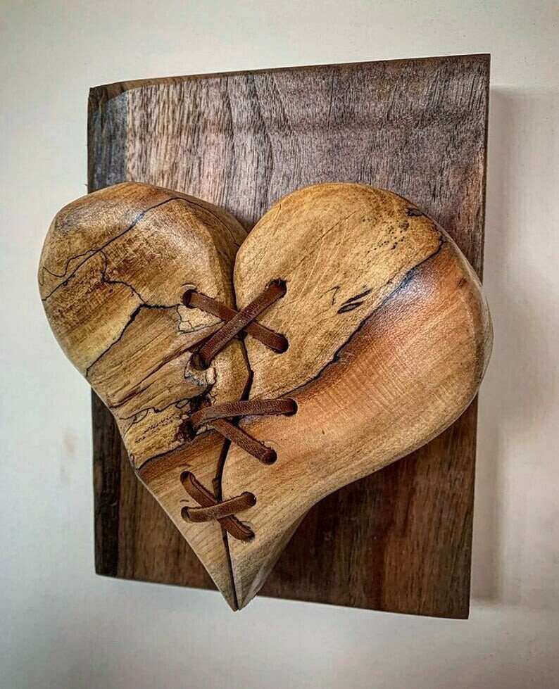 🌹New Year Hot Sale❤️Hand carved wood Heart hanging wall decor- Low in stock