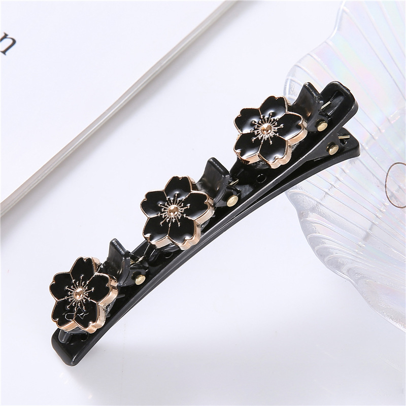 （BUY 1 GET 1 FREE ）Floral Braided Hair Clips