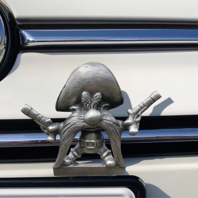 Yosemite Sam License Plate Topper - Vintage Car Decoration Art