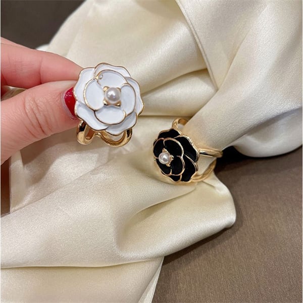 (Spring Sale)Women's Elegant Pearl Floral Ring Clip-Buy 3 Get 1 Free
