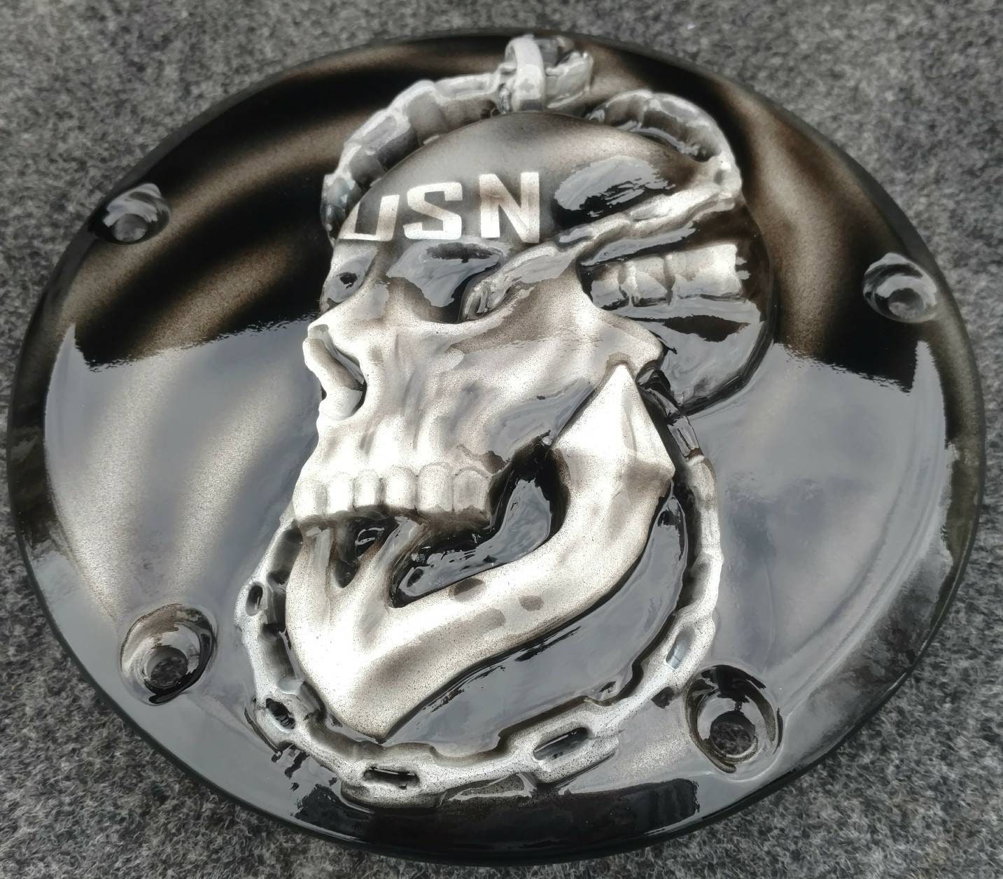 3D US Navy skull and anchor on a Harley-Davidson derby clutch cover
