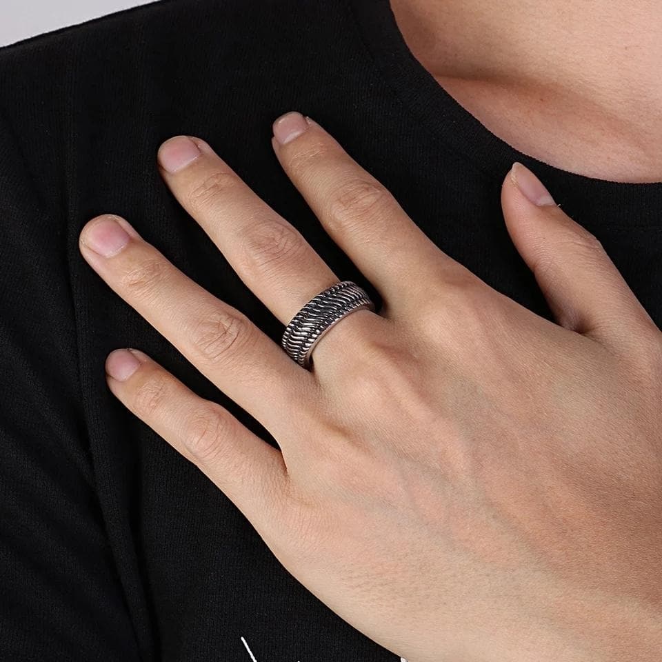 ROUGH EDGE -RING