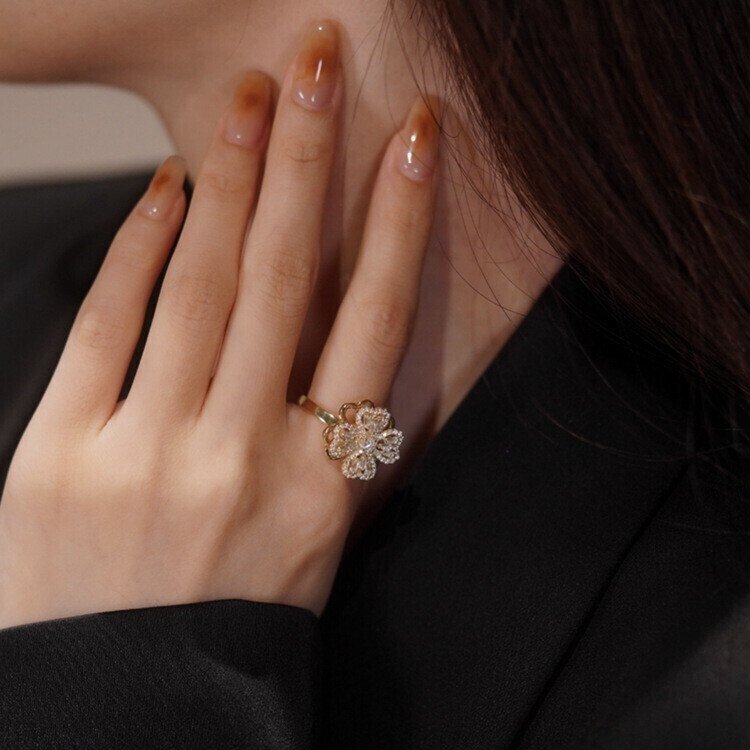 Four-leaf clover rotating ring🌟✨