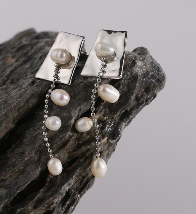 Pearl geometric metal earrings