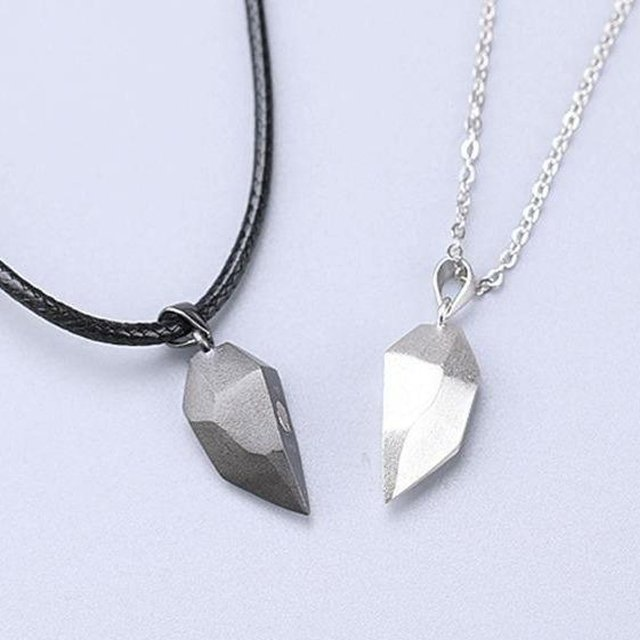 2 IN 1 BYTON MAGNETIC NECKLACE