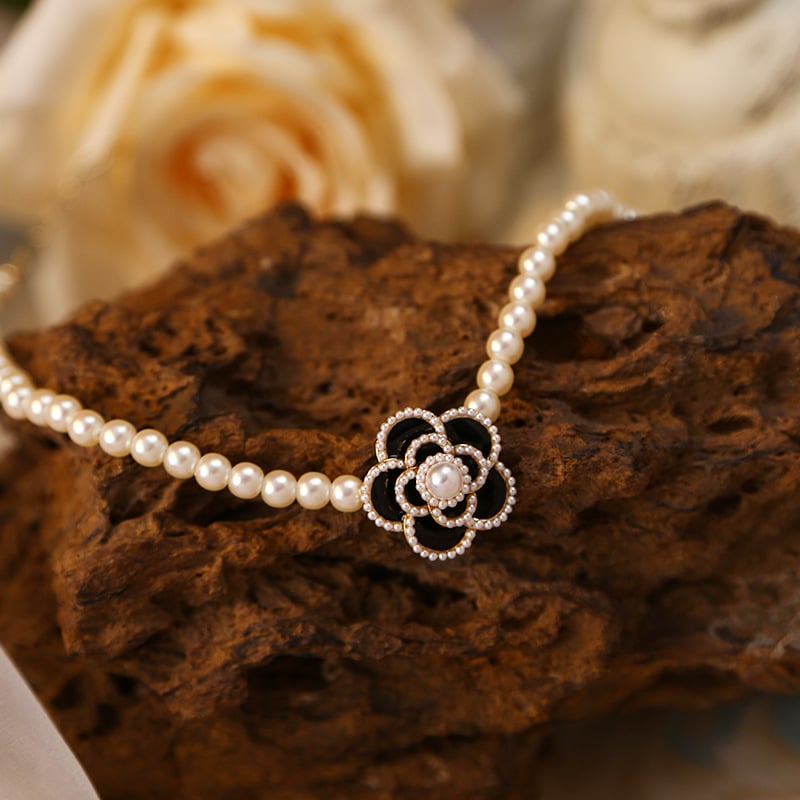 🔥Valentine's Day Gift💗elegant pearl camellia necklace
