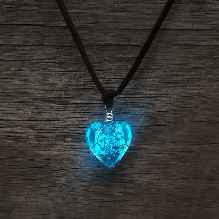 Willa's Werewolf Glowing Heart Necklace