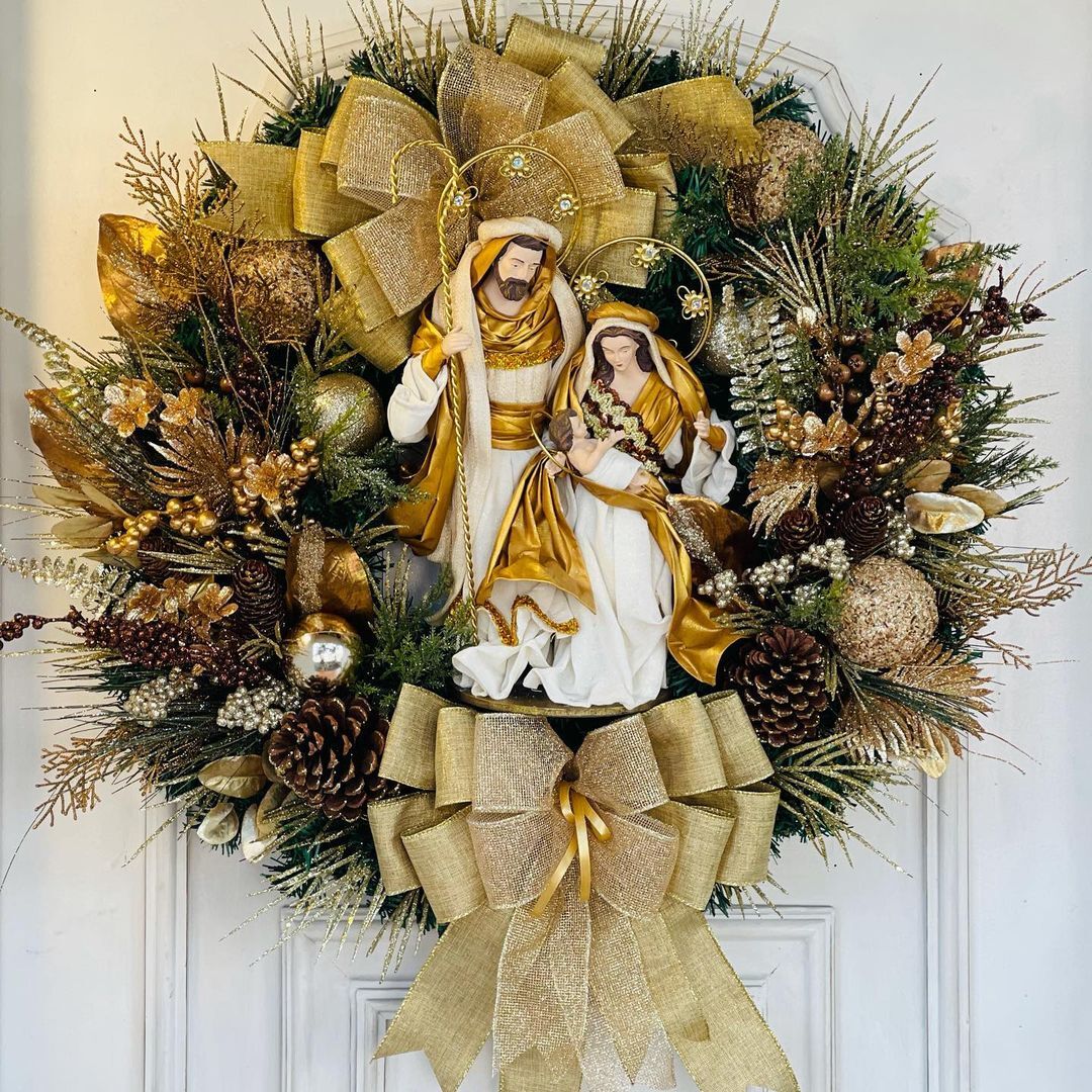 Gold Ornate Jesus Light Winter Christmas Decoration Door Circle Wreath