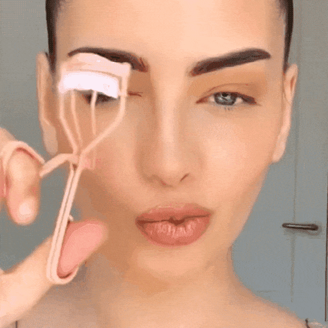 🔥BUY 1 FREE 1🔥2023 New Eyelash curler with brush Makeup Tools