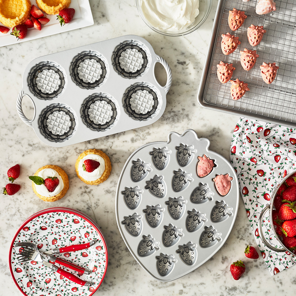 Nordic Ware Strawberry Bitelets Pan