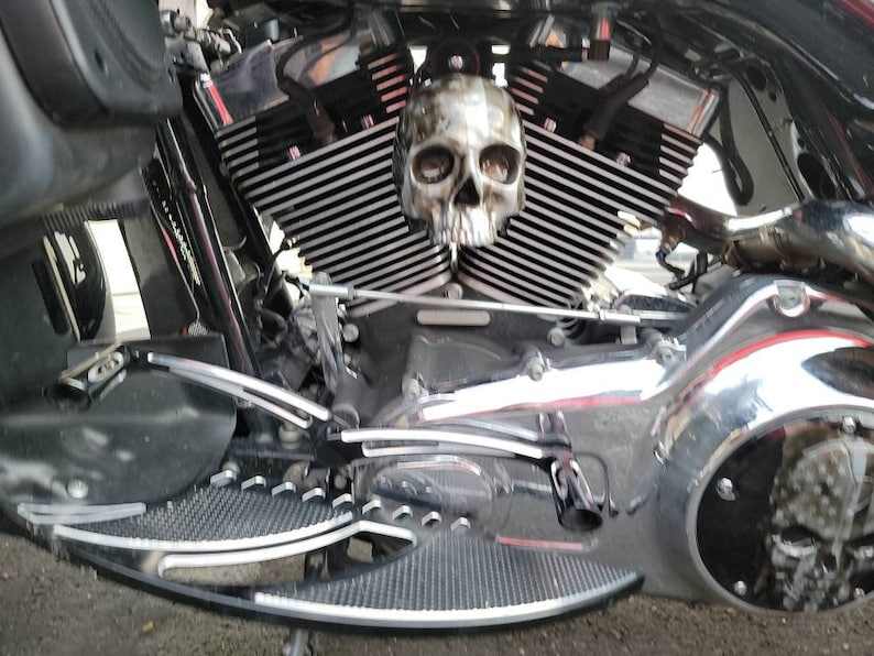 Harley Motorcycle Custom side-mounted horn cover with 3D skull with American Flag