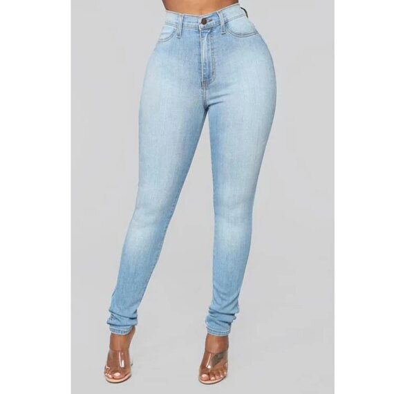NAOMI’S HIGH WAISTED FIT JEANS
