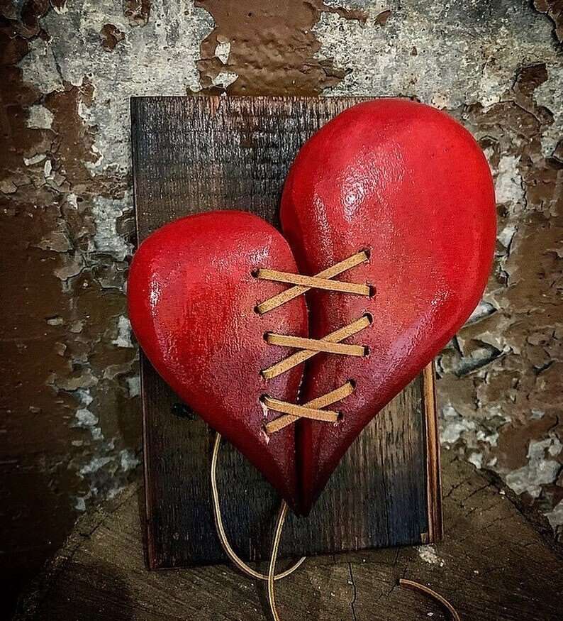 🌹New Year Hot Sale❤️Hand carved wood Heart hanging wall decor- Low in stock