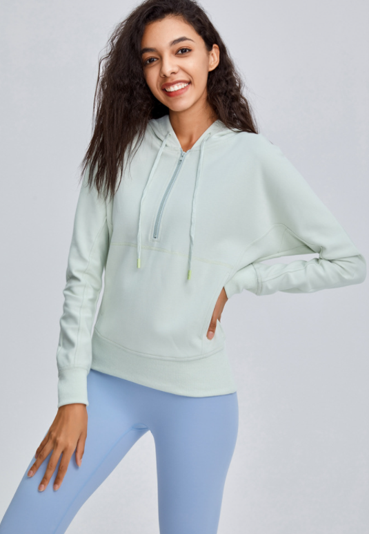 LONG-SLEEVED TRAINING CLOTHES