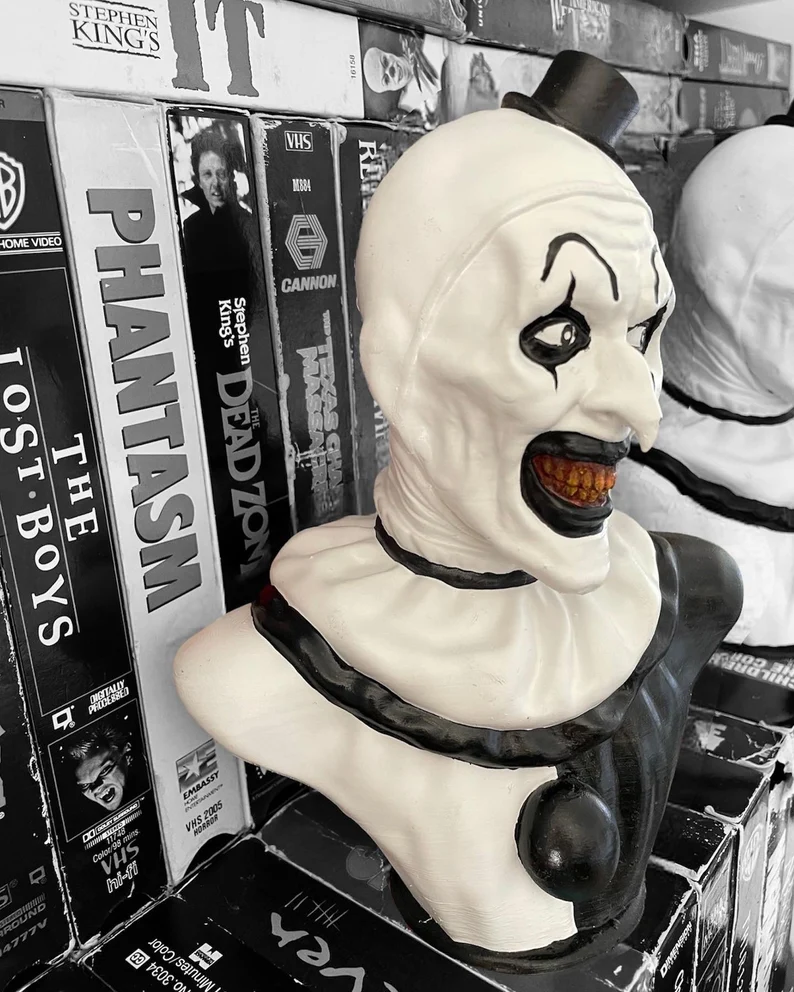 Terrifier “Art the Clown” Sculpture Art Memorabilia