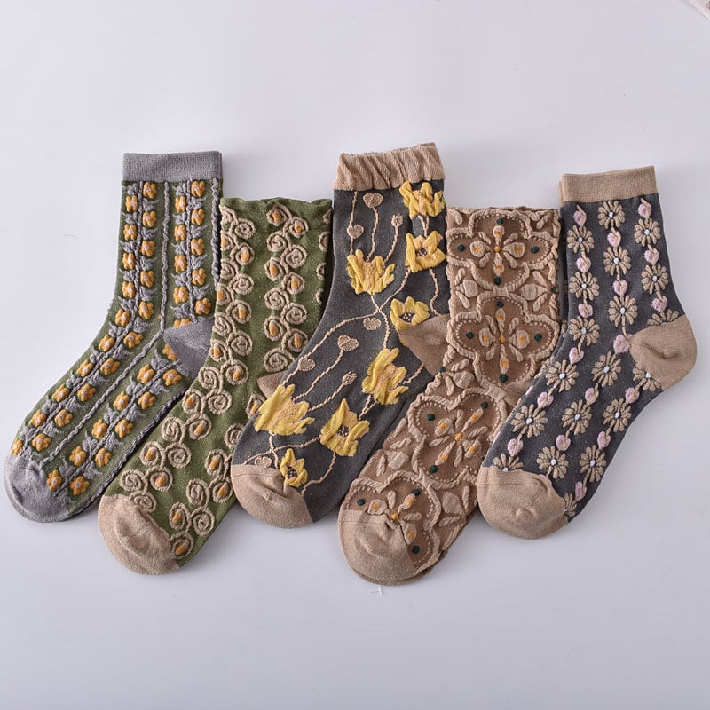🔥Hot SALE🔥- 5 Pairs Women's Embossed Floral Cotton Socks