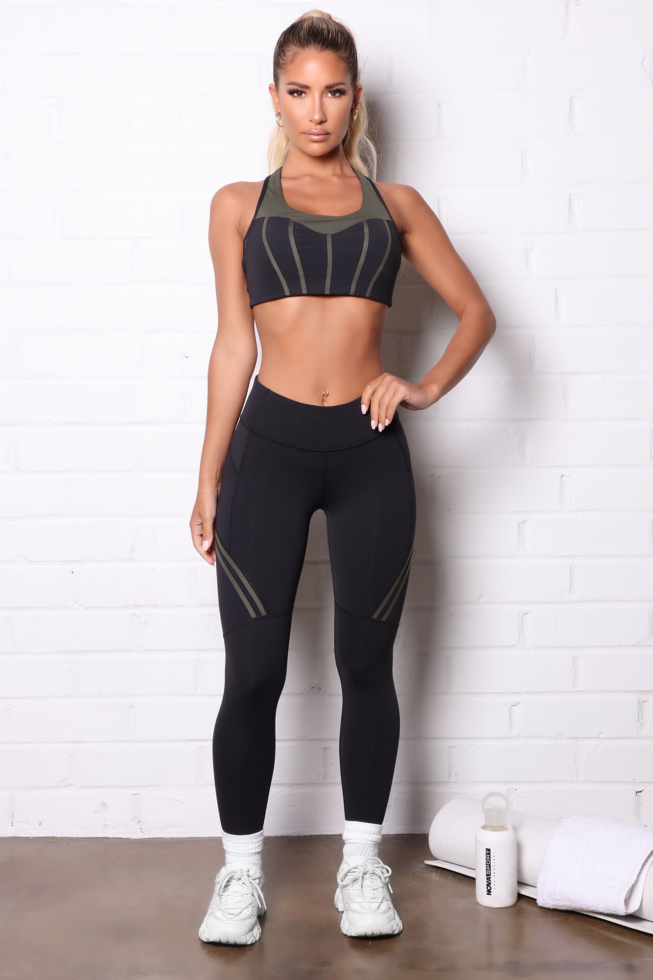 Keep Moving Sports Bra In Sculpt Tech - Olive/combo