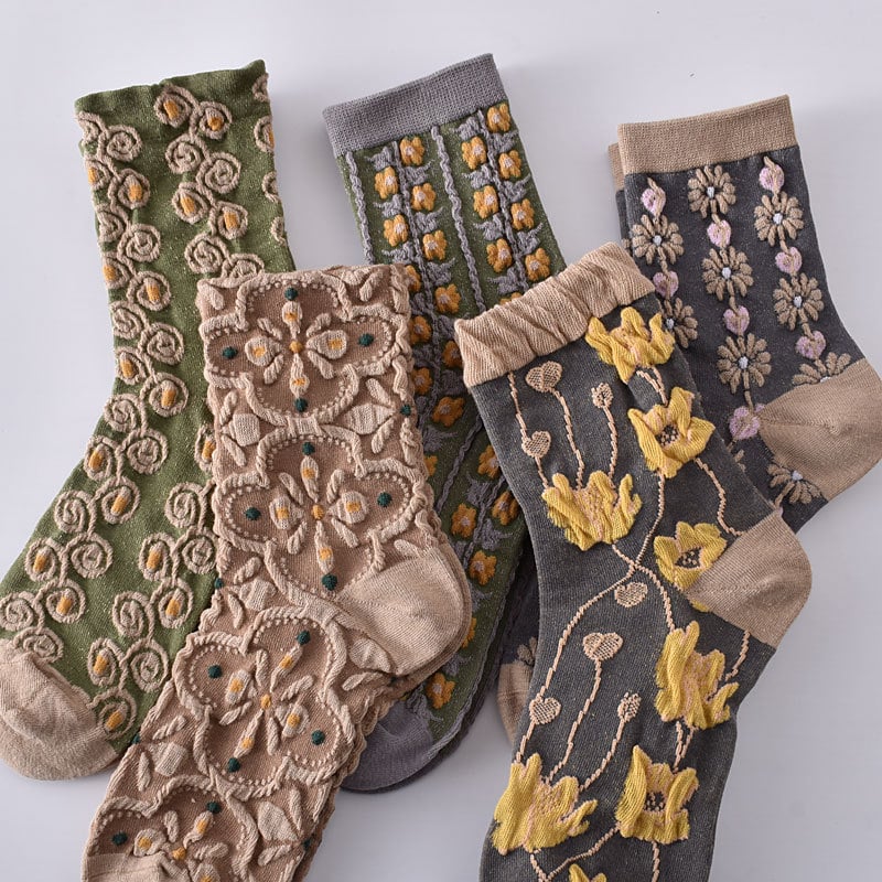 🔥Hot SALE🔥- 5 Pairs Women's Embossed Floral Cotton Socks