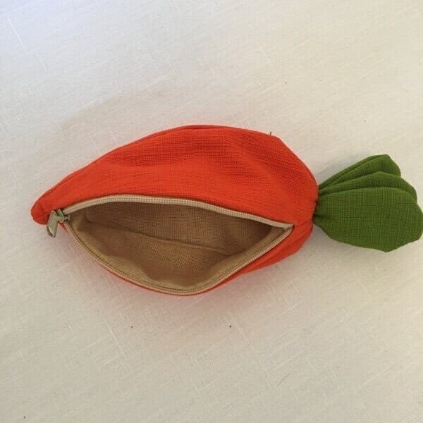 💖LAST DAY 49% OFF💖Hide-and-Seek Bunnies in Carrot Pouch--Children's gift