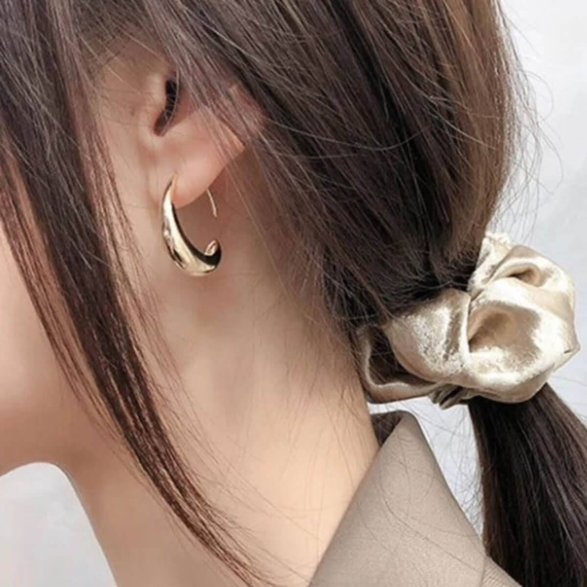 GOLD DROP HOOP EARRINGS (PAIR)