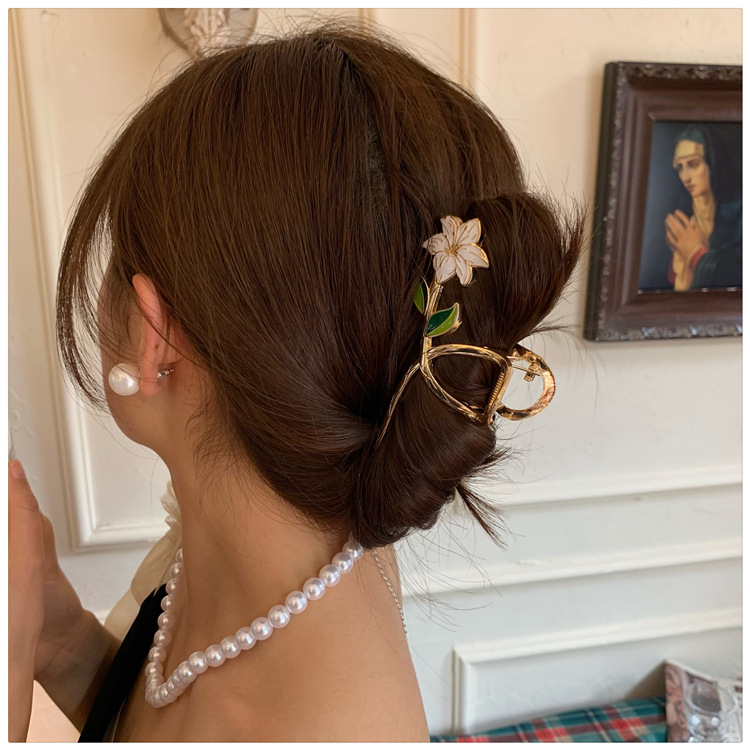 ✨2022 New Arrival- Ins Style Delicate Lily Hair Claws