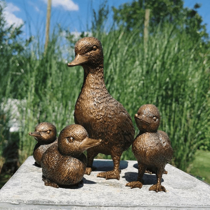 Bronze duck family - Lovely garden decor