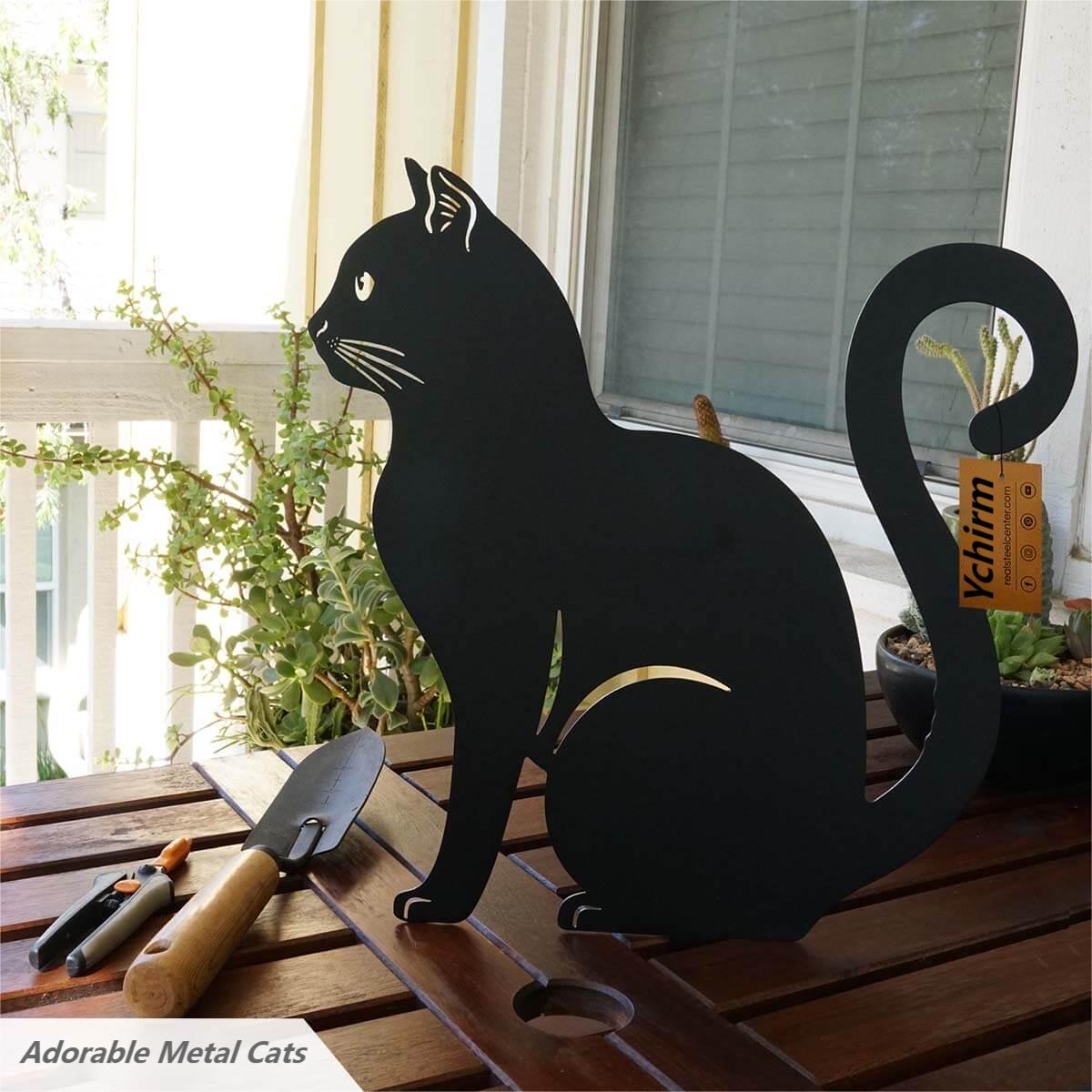 Garden Art - Adorable Metal Cats Decor