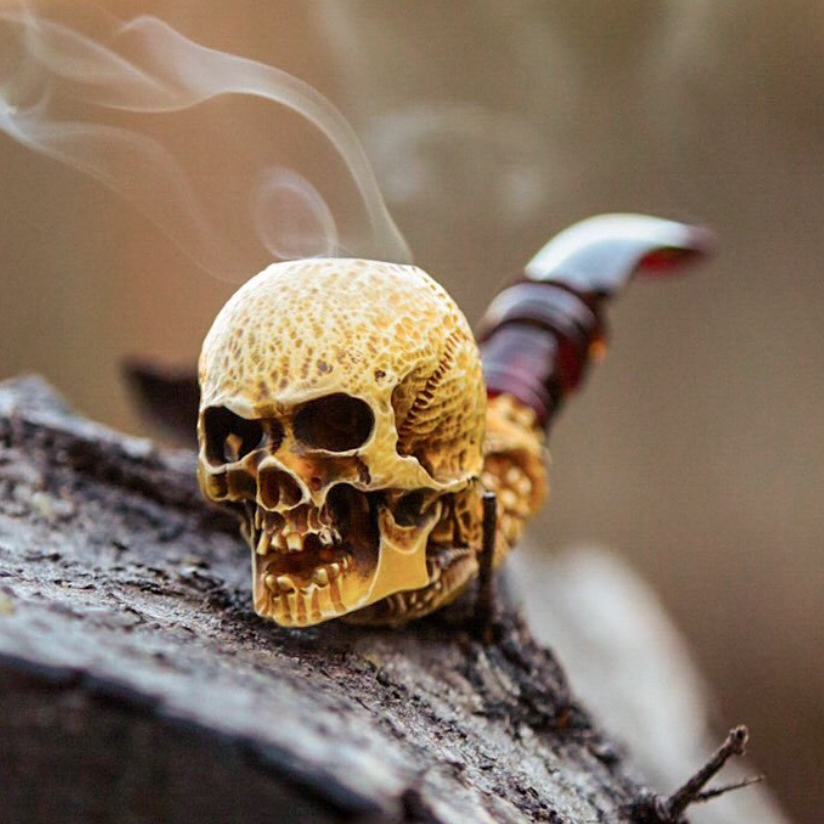 Death's Head Skull Pipe