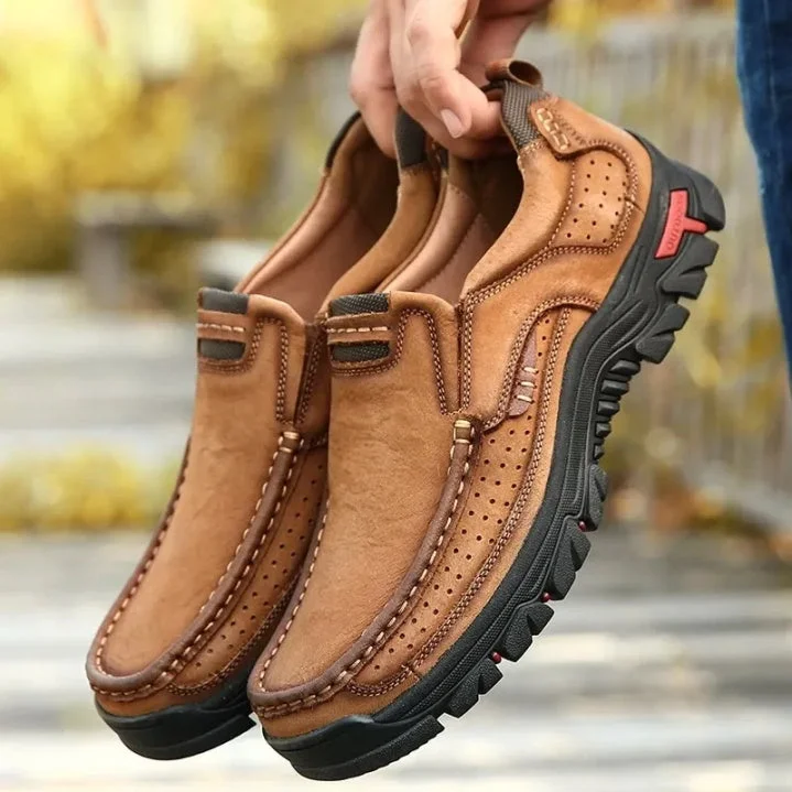 Transition boots with orthopedic and extremely comfortable sole
