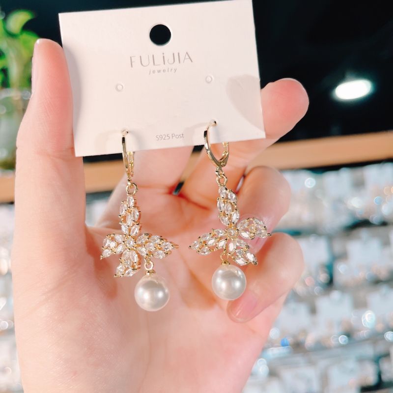 Butterfly pearl earrings